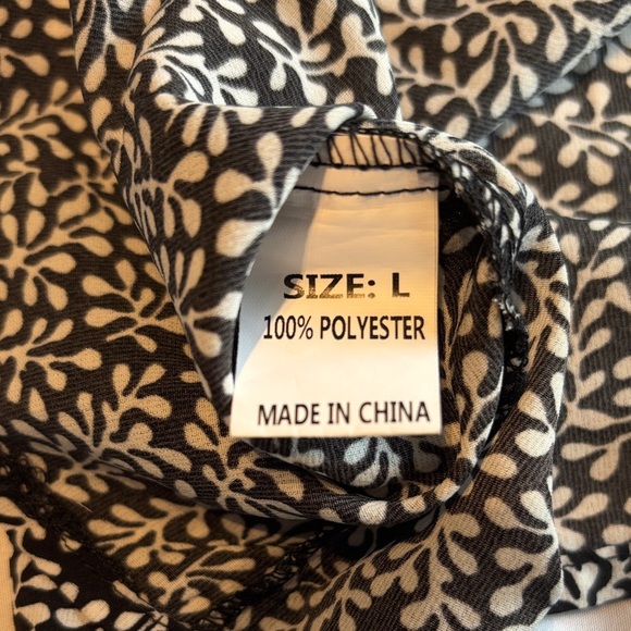 Source Unknown Black and White Patterned Blouse - Picture 6 of 9